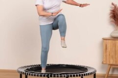 Training trotz Hitze: Die Vorteile von Indoor-Workouts auf medizinischen Trampolinen